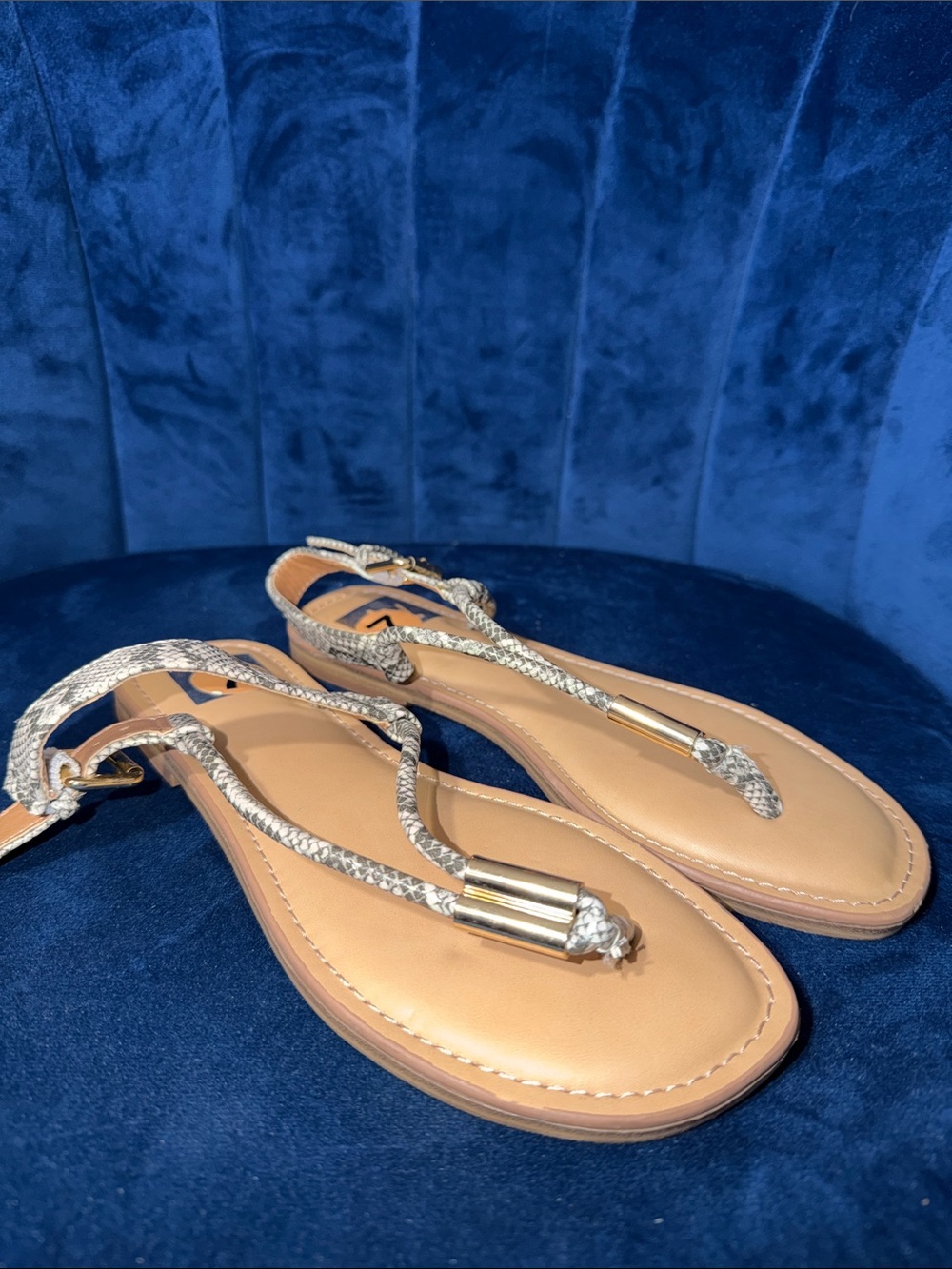 DV by Dolce Vita Women’s Metallic Snakeskin Rope Thong Sandals Size 7